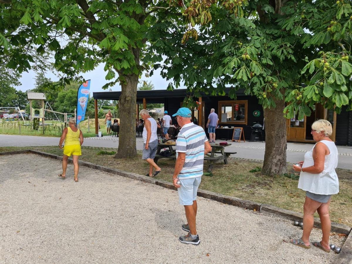 Chalet 516 Op Recreatiepark De Wielen سينت مارتن المظهر الخارجي الصورة